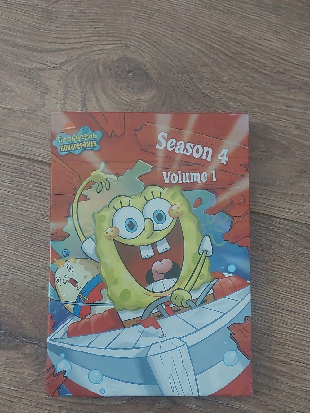 SpongeBob SquarePants Colorful Yellow & Red Season 4 Volume 1
